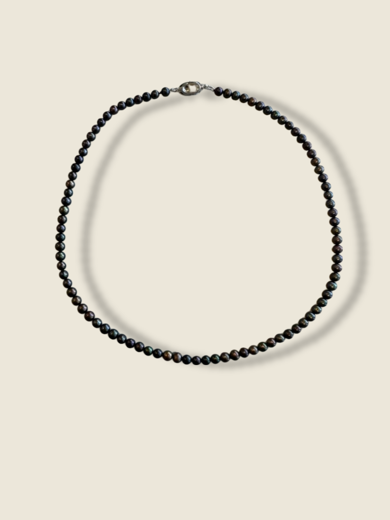 Short Peacock Pearl Necklace