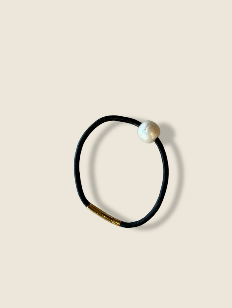 Freshwater Pearl on Kangaroo Leather - Bracelet - Hearth Co