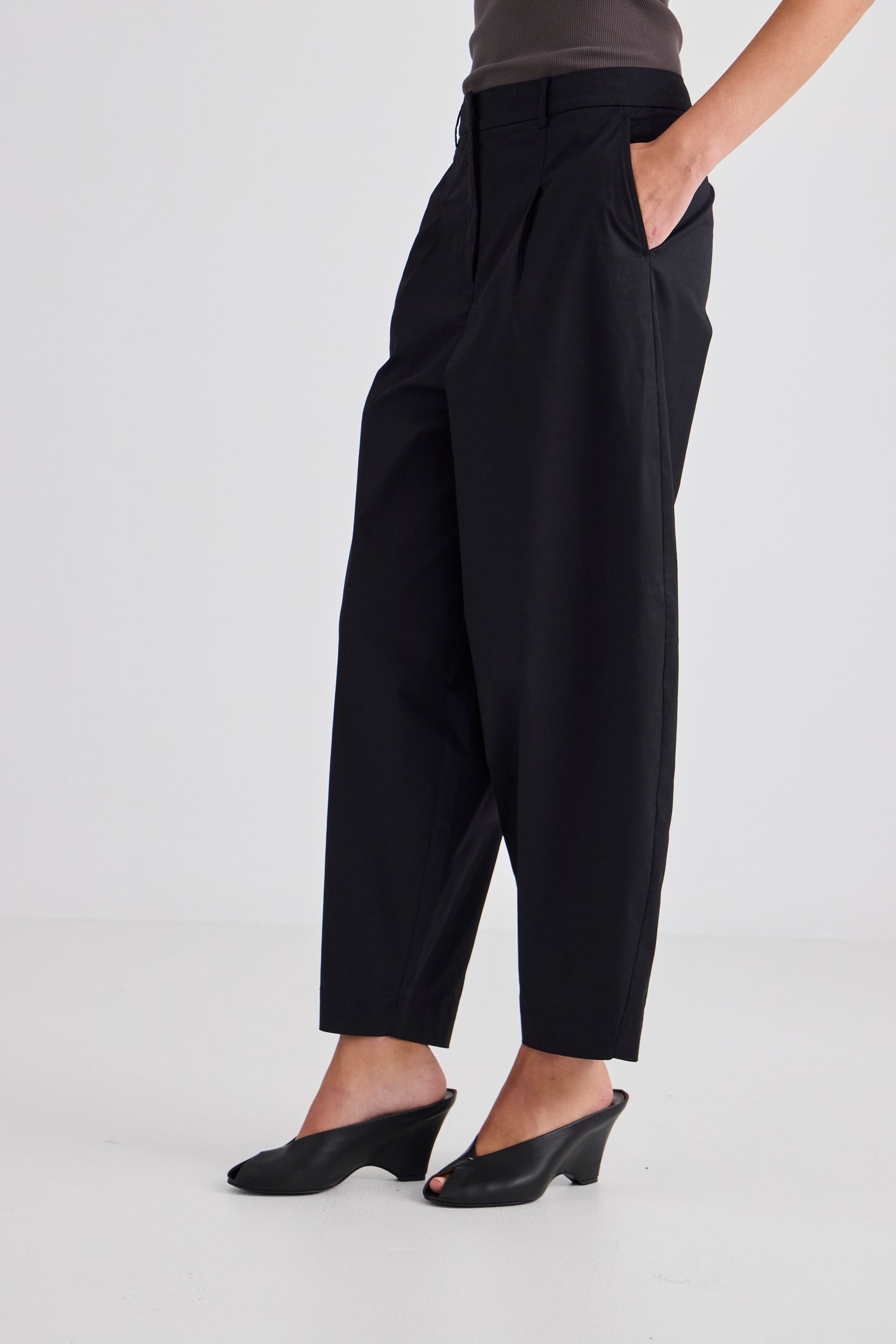 Britta Barrel Leg trouser