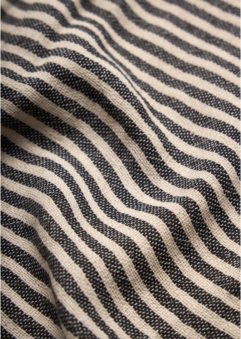 Gorgona Linen Towel – Black