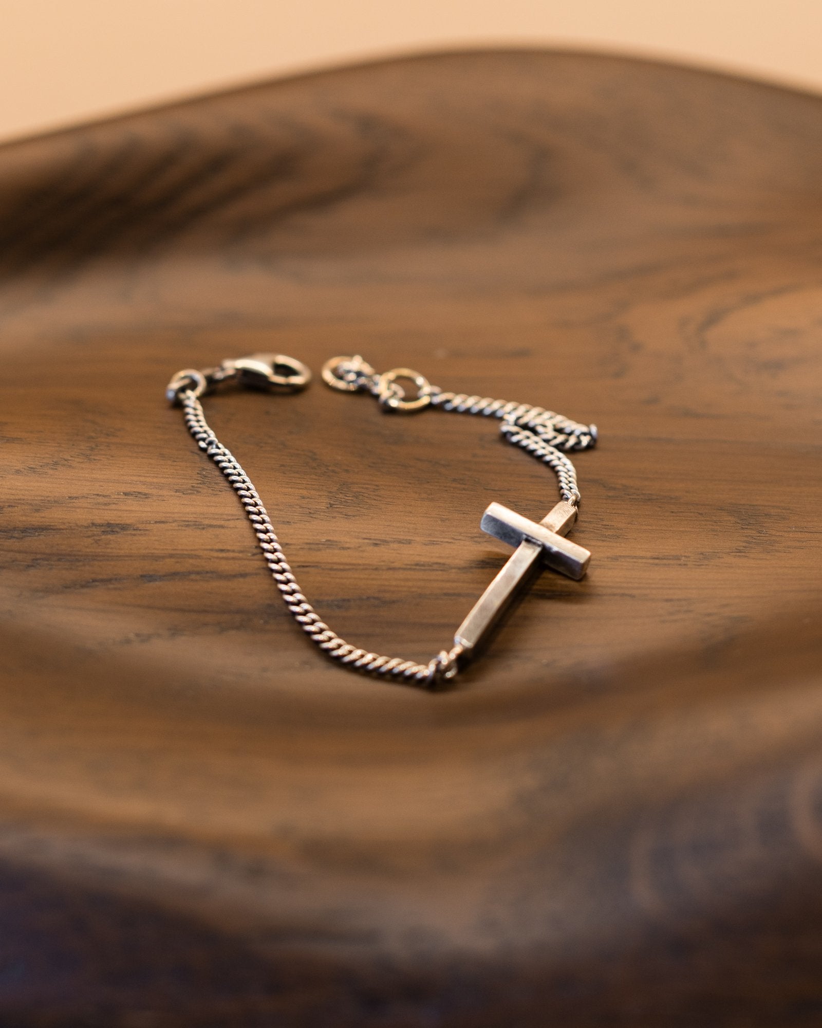 Sidely Cross Bracelet - Hearth Co